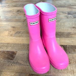 Hunter girls pink boots size 11